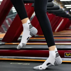 OUKU Men's 1 Pair Socks Crew Socks Anti-slip Socks Running Socks Black Navy Blue Color Stripes Spring, Fall, Winter, Summer