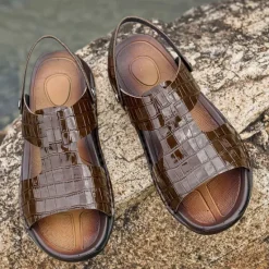 Hot OUKU Men's Brown Crocodile Pattern Sandals with Adjustable Strap, Stylish Design for Casual, Outdoor and Summer Wear
