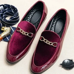 Online OUKU Men's Burgundy Velvet Loafers with Gold Chain Detail – Elegant Slip-On Dress Shoes for Formal Events and Parties