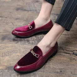 Online OUKU Men's Burgundy Velvet Loafers with Gold Chain Detail – Elegant Slip-On Dress Shoes for Formal Events and Parties