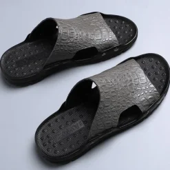Hot OUKU Men's Casual Brown Slide Sandals with Crocodile Pattern and Durable Rubber Sole – Comfortable Outdoor Footwear for Summer, Beach and Daily Wear