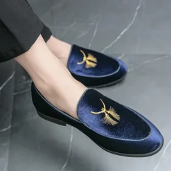 OUKU Men's Green Velvet Loafers with Gold Embroidery – Luxurious Slip-On Shoes for Formal Events and Weddings