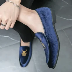 OUKU Men's Green Velvet Loafers with Gold Embroidery – Luxurious Slip-On Shoes for Formal Events and Weddings