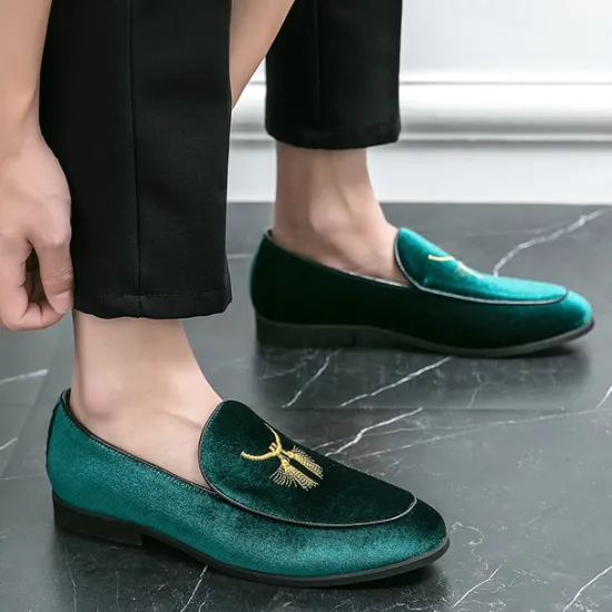 OUKU Men's Green Velvet Loafers with Gold Embroidery – Luxurious Slip-On Shoes for Formal Events and Weddings