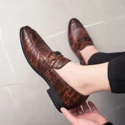 Online OUKU Men's Red Crocodile-Embossed Faux Leather Loafers – Luxury Slip-On Shoes with Sleek Metal Buckle Accent for Formal and Business Wear