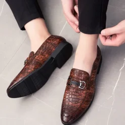Online OUKU Men's Red Crocodile-Embossed Faux Leather Loafers – Luxury Slip-On Shoes with Sleek Metal Buckle Accent for Formal and Business Wear