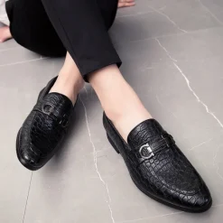 Online OUKU Men's Red Crocodile-Embossed Faux Leather Loafers – Luxury Slip-On Shoes with Sleek Metal Buckle Accent for Formal and Business Wear